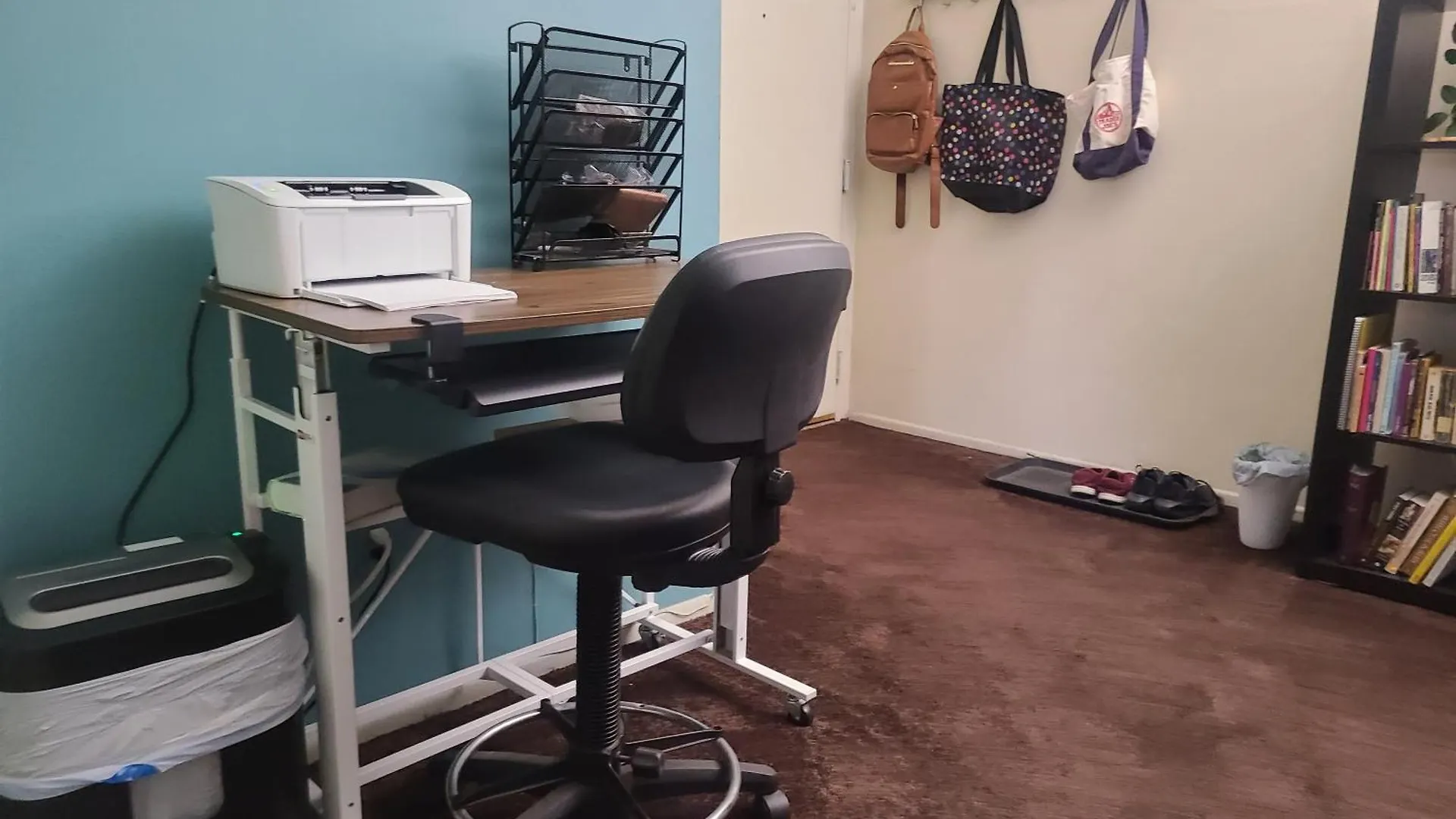 アパート Guest Room In Sherman Oaks With Private Bathroom And Balcony ロサンゼルス