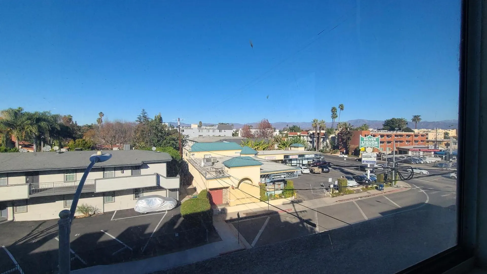 Guest Room In Sherman Oaks With Private Bathroom And Balcony ロサンゼルス 米国